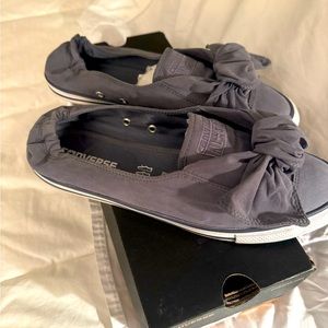 Converse women’s knot slip on